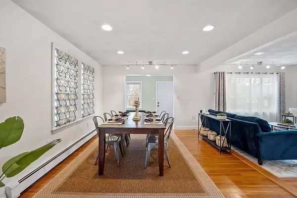 17 Juliette St, Andover, MA 01810