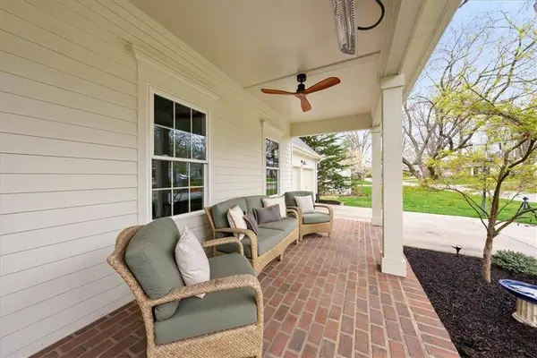 3201 W 82nd ST, Leawood, KS 66206