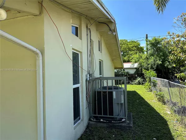 407 Ontario Pl, West Palm Beach, FL 33409