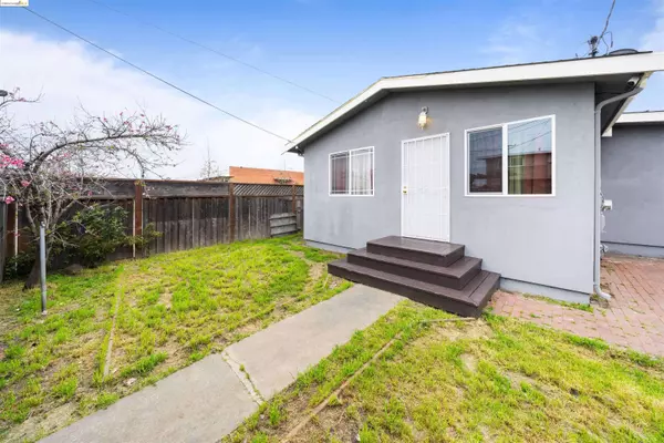 744 S Elmhurst Ave, Oakland, CA 94603