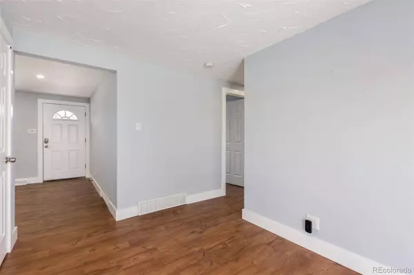 6074 Hoyt CT, Arvada, CO 80004