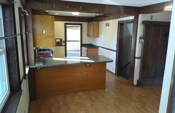 701 10th Ave, Coralville, IA 52241