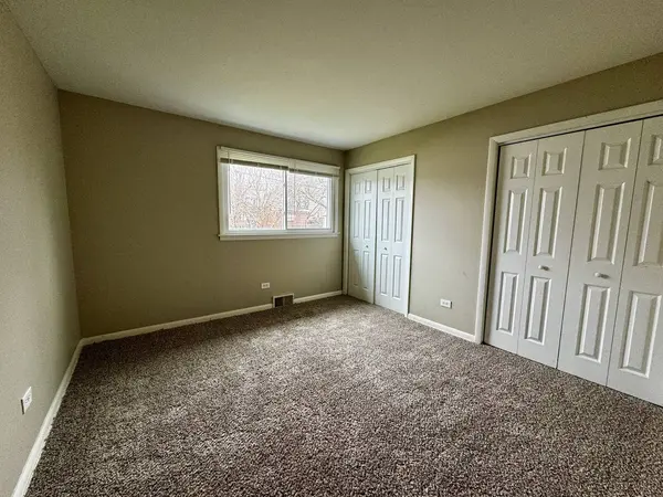 2344 S 17th Avenue, Broadview, IL 60155