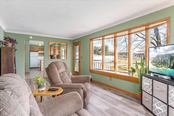 445 Church Hill RD, Somerset, WI 54025