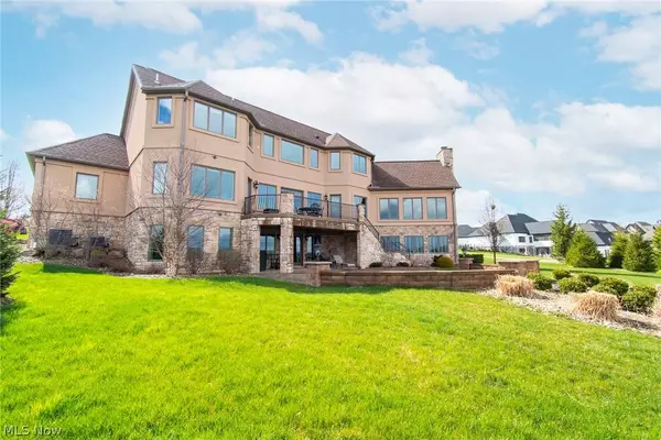 140 Via Napoli ST, North Lima, OH 44452