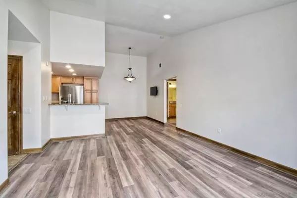 15263 Maturin Dr #9, San Diego, CA 92127