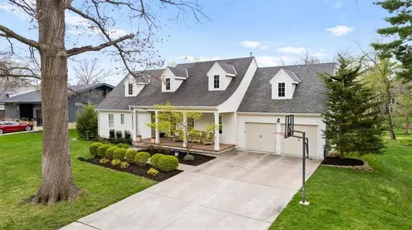 3201 W 82nd ST, Leawood, KS 66206