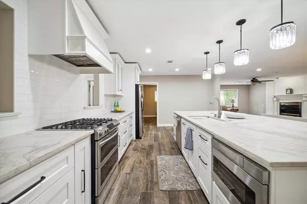 10703 Riverview DR, Houston, TX 77042