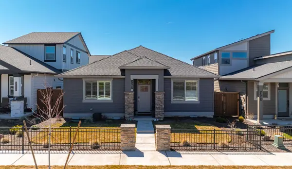 3207 NE Boulder Creek Dr #128, Bend, OR 97701