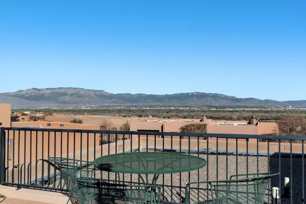 61 Wind RD NW, Albuquerque, NM 87120