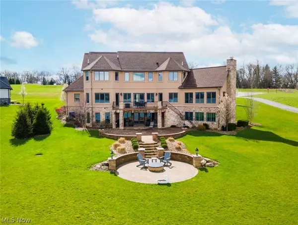 140 Via Napoli ST, North Lima, OH 44452