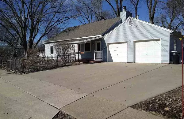 701 10th Ave, Coralville, IA 52241