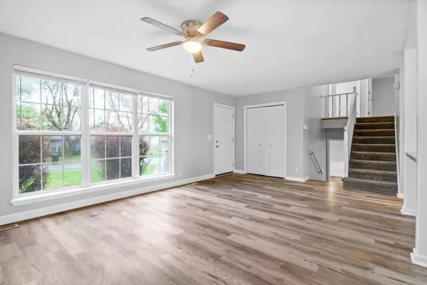 137 Oak Tree Dr, Oak Grove, KY 42262