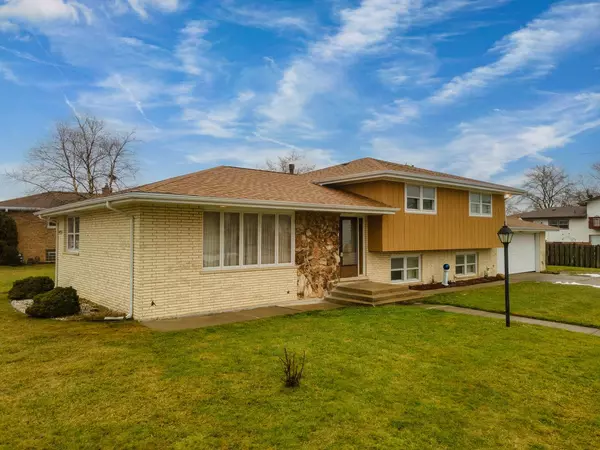 10459 S 81st Avenue, Palos Hills, IL 60465