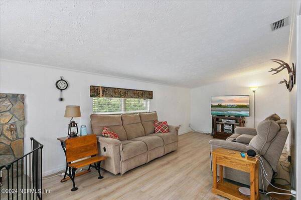 2640 LOURDES DR W, Jacksonville, FL 32210