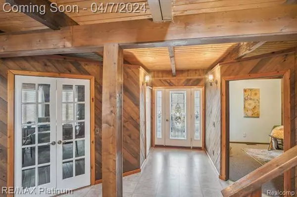 5294 GALLAGHER Boulevard, Whitmore Lake, MI 48189