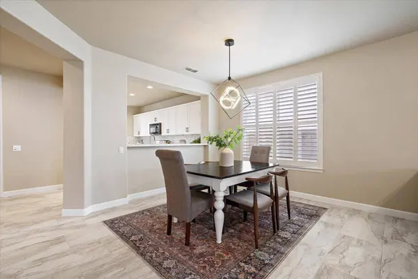 1250 Hawthorne LN, Lincoln, CA 95648