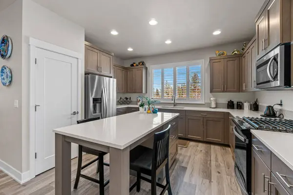 3207 NE Boulder Creek Dr #128, Bend, OR 97701