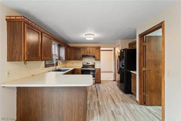 5818 Ballyshannon CIR, Canton, OH 44718