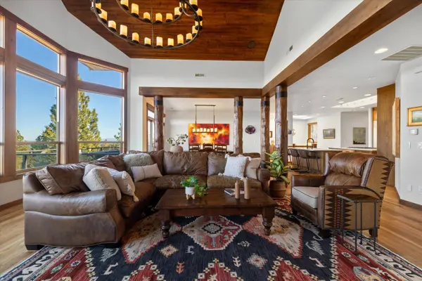 3315 NW Panorama Dr, Bend, OR 97703