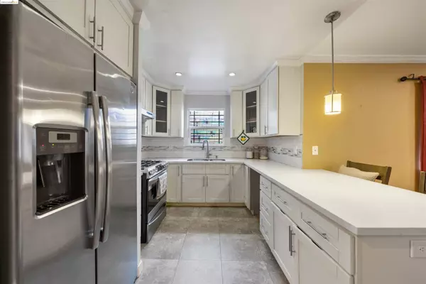 744 S Elmhurst Ave, Oakland, CA 94603