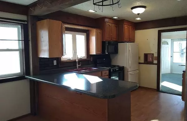 701 10th Ave, Coralville, IA 52241