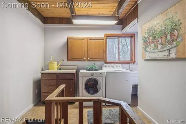 5294 GALLAGHER Boulevard, Whitmore Lake, MI 48189