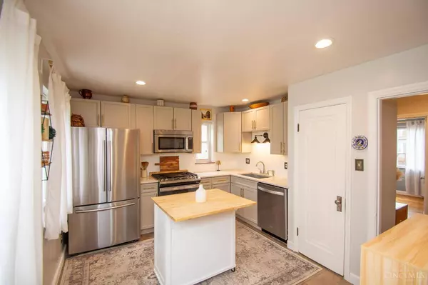 4408 Redmont Ave, Deer Park, OH 45236