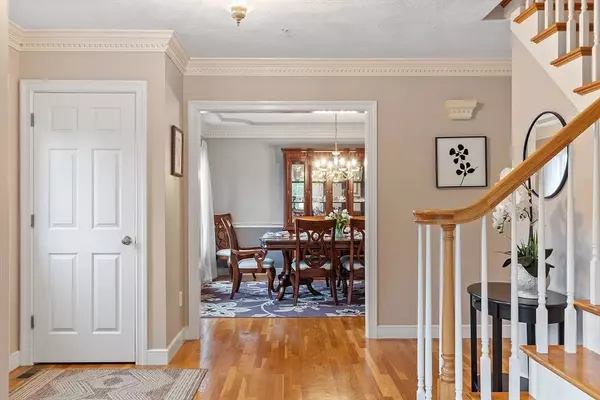 124 Colonial Ave, North Andover, MA 01845