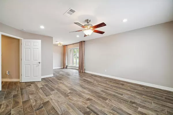 10703 Riverview DR, Houston, TX 77042