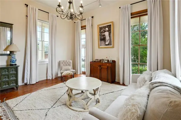 614 DUFOSSAT ST, New Orleans, LA 70115