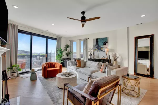 2806 W Chicago AVE #4, Chicago, IL 60622