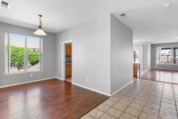 816 Calle Fuerte NE, Albuquerque, NM 87113