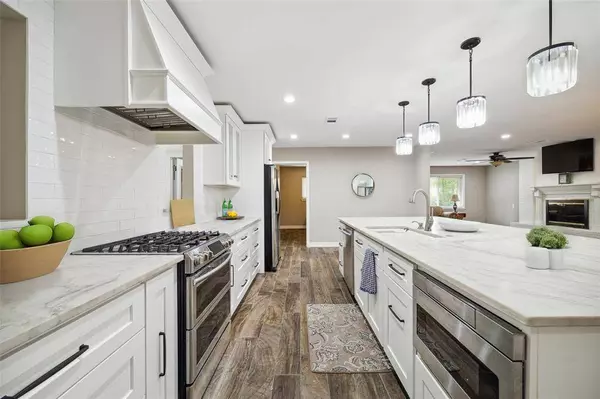 10703 Riverview DR, Houston, TX 77042