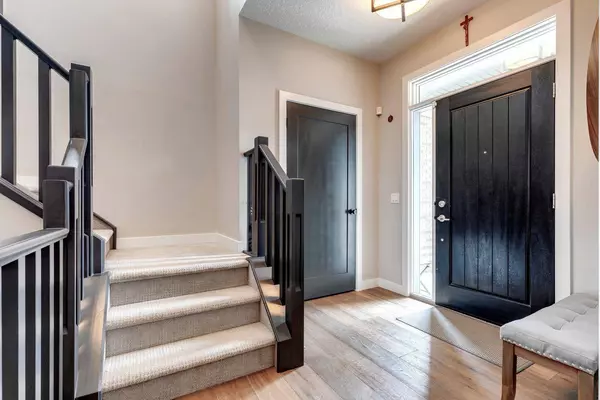 331 Shawnee BLVD SW, Calgary, AB T2Y 0P4