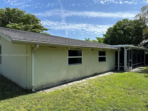 407 Ontario Pl, West Palm Beach, FL 33409