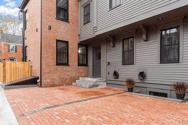 24 Center Street #D, Newburyport, MA 01950