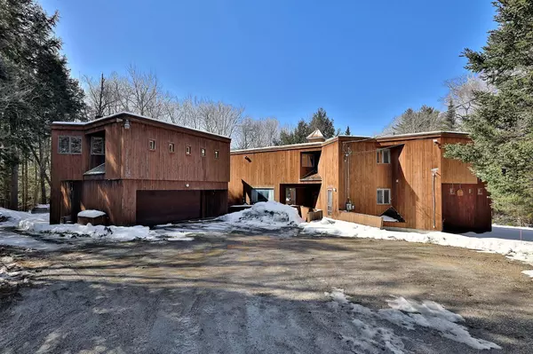 213 Alran RD, Killington, VT 05751