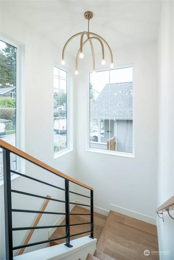 418 24th AVE E #B, Seattle, WA 98112