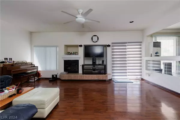 7887 Abalone Bay Street, Las Vegas, NV 89139