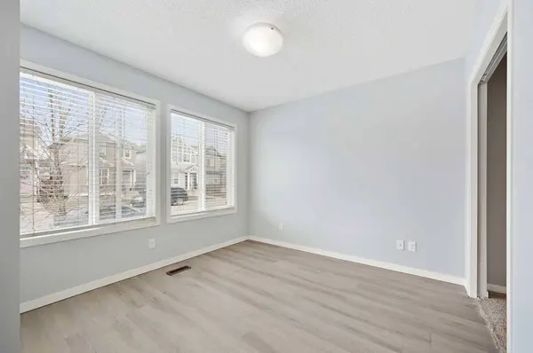 3073 New Brighton GRV SE, Calgary, AB T2Z 1G3