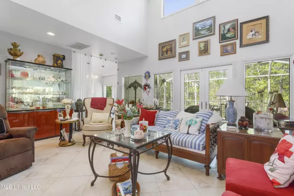 13904 Paraiso Road, Ocean Springs, MS 39564