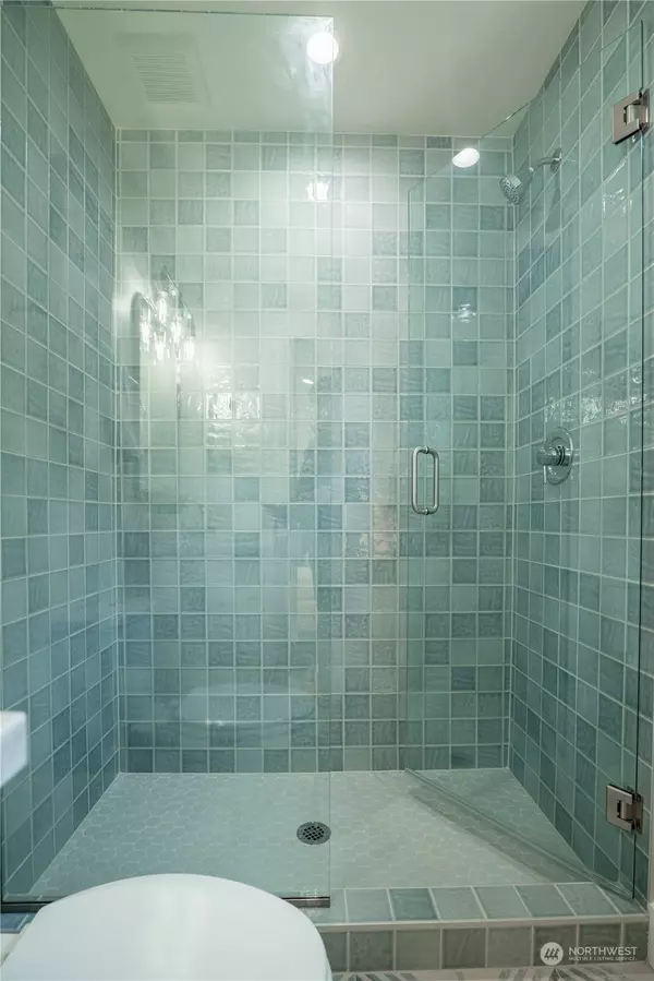 418 24th AVE E #B, Seattle, WA 98112