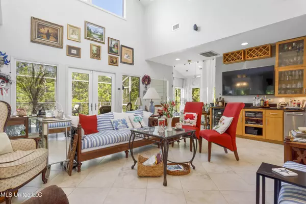 13904 Paraiso Road, Ocean Springs, MS 39564