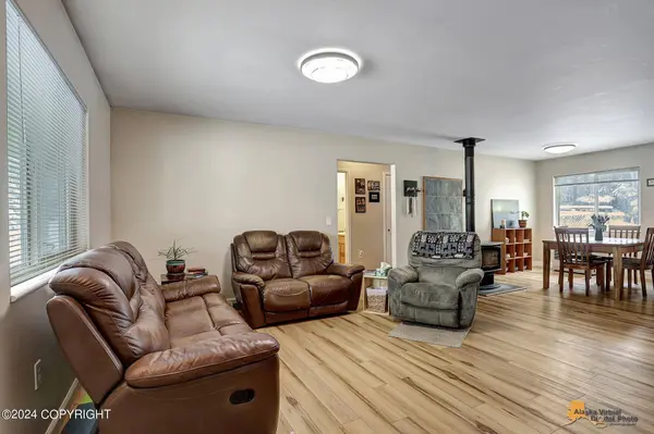 10707 N 58 Mile RD, Sutton, AK 99674