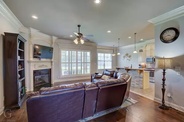 911 Royal Circle, Bossier City, LA 71111