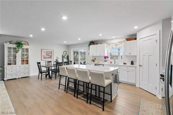 3637 Clubview DR, Norton, OH 44203