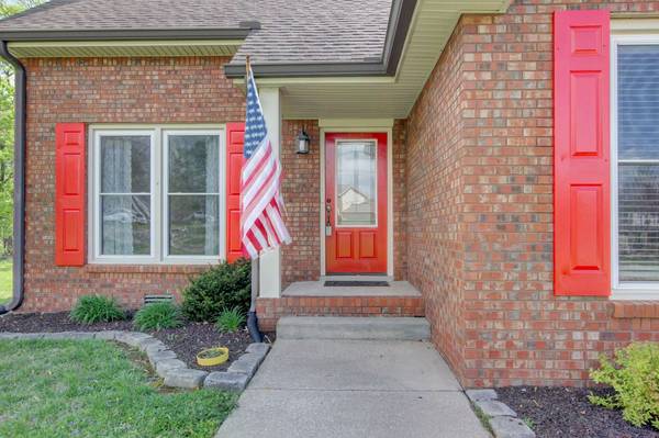 1919 Claymont Dr, Clarksville, TN 37040