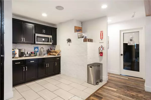 2065 N Indian Hill BLVD, Claremont, CA 91711