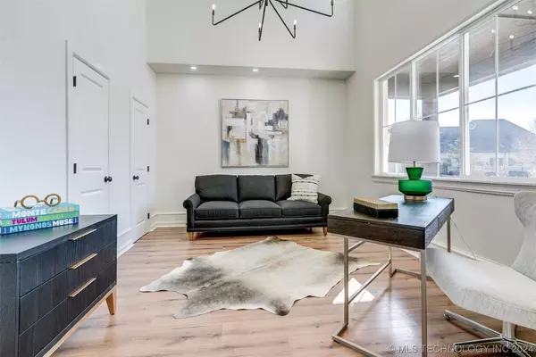 614 W Fairway DR, Broken Arrow, OK 74011